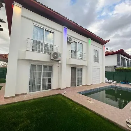 Sleeps 10, With Private Pool - Awz 249 Белек