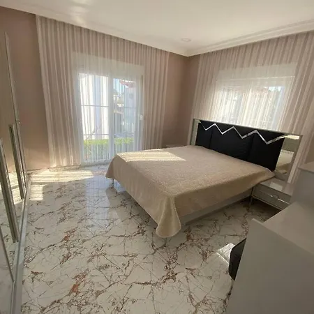Вилла Sleeps 10, With Private Pool - Awz 249