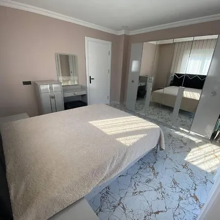 Вилла Sleeps 10, With Private Pool - Awz 249