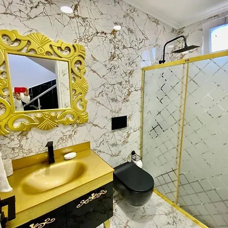 וילה Sleeps 10, With Private Pool - Awz 249 באלאק