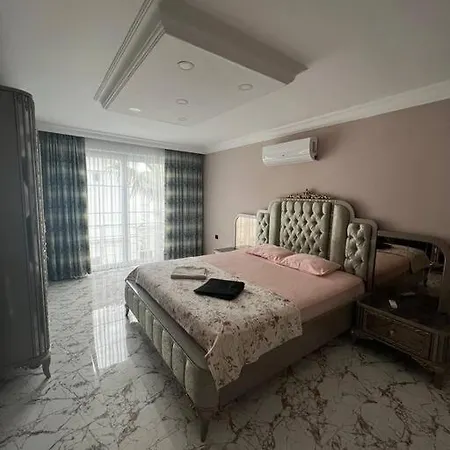 וילה Sleeps 10, With Private Pool - Awz 249